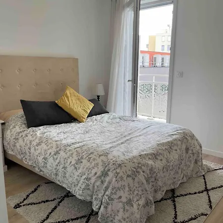 Modern Near Metro Apartman Bobigny